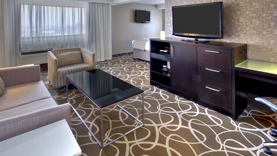 Crowne Plaza Waterloo Suite