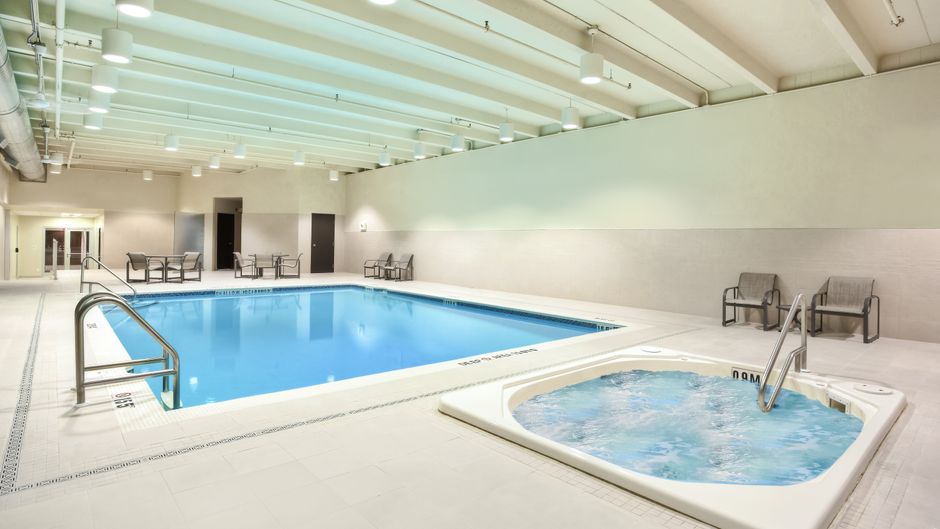 Holiday Inn Express Pool