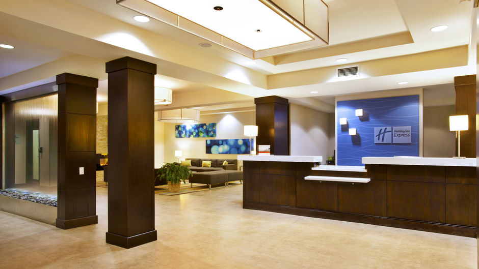 Holiday Inn Express Lobby