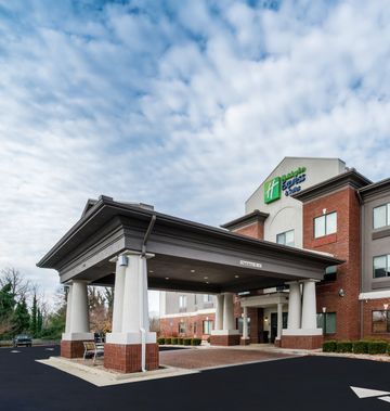 Holiday Inn Express Hotel & Suites