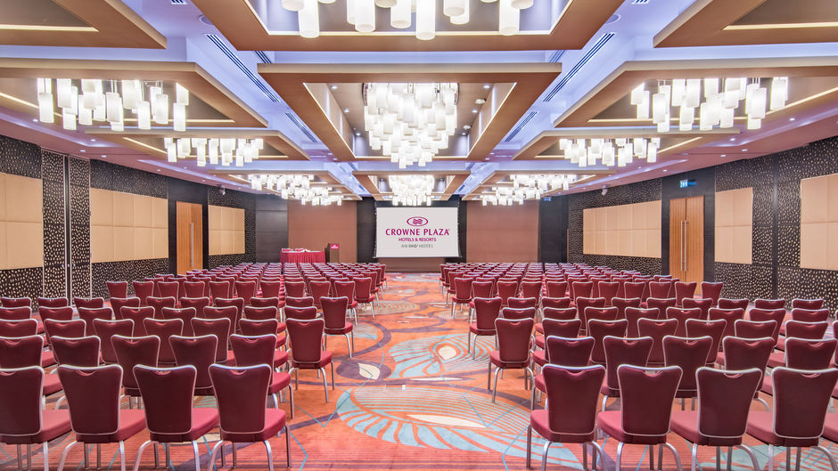 Crowne Plaza Doha - The Business Park Lobby