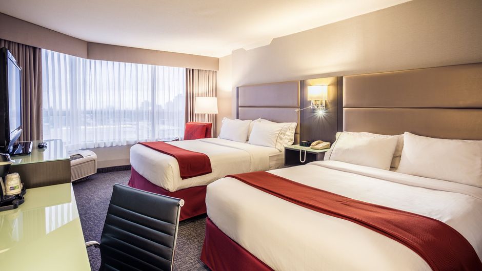 Holiday Inn Express Vancouver Metrotown Room