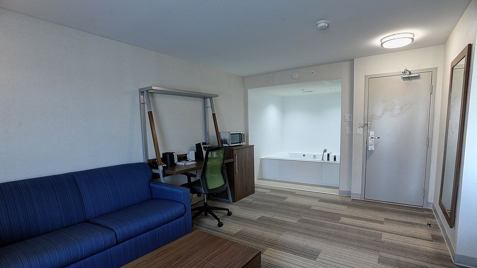 Holiday Inn Express/Stes Toronto Arpt W Room