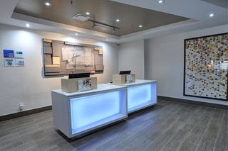 Holiday Inn Express/Stes Toronto Arpt W