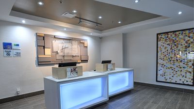 Holiday Inn Express/Stes Toronto Arpt W
