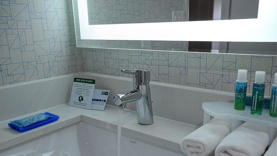 Holiday Inn Express/Stes Toronto Arpt W Room