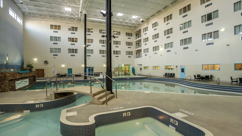 Holiday Inn Lethbridge Pool