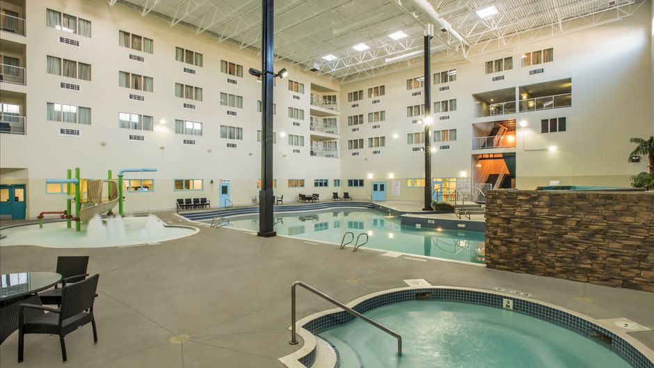 Holiday Inn Lethbridge Pool