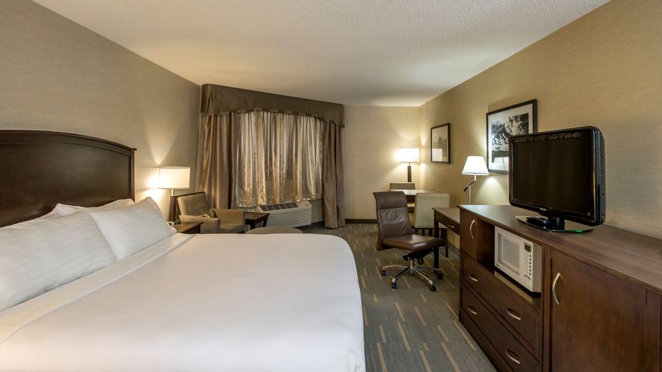 Holiday Inn Lethbridge Suite