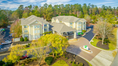 Holiday Inn & Suites