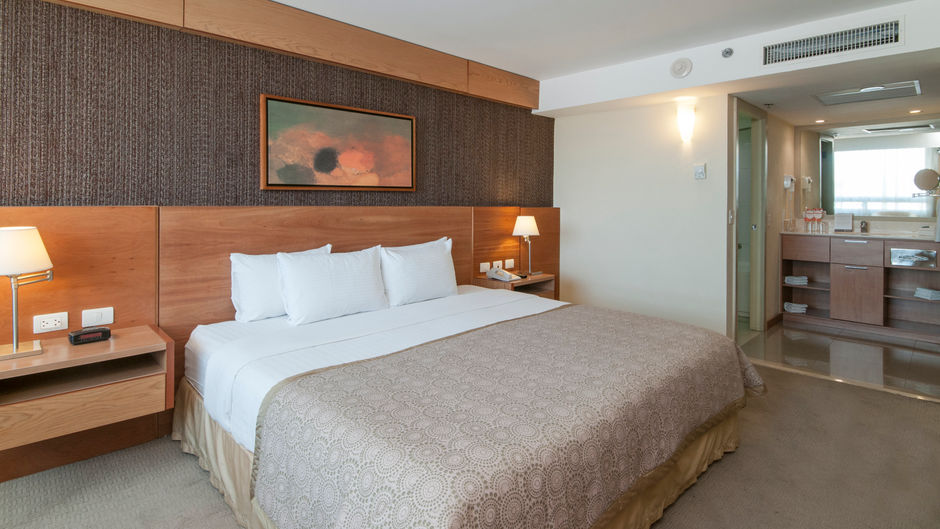 Staybridge Suites Guadalajara Expo Room