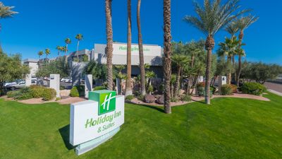 Holiday Inn & Suites Phoenix-Airport N