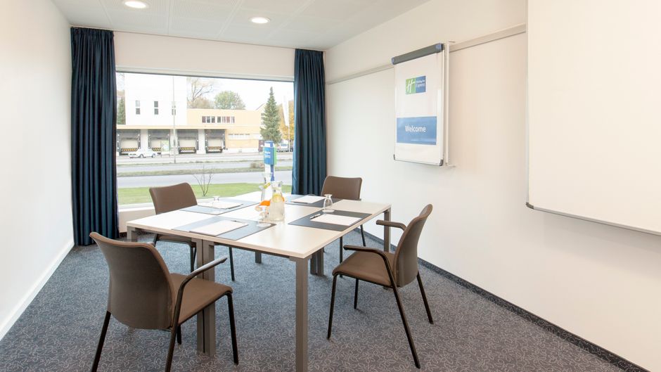 Holiday Inn Express Zurich Airport Meeting