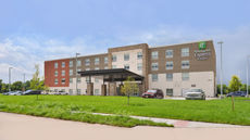 Holiday Inn Express & Suites Omaha Arpt