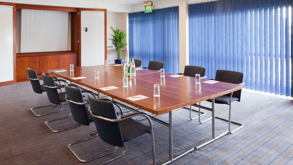 Holiday Inn Luton-South M1, Jct.9 Meeting
