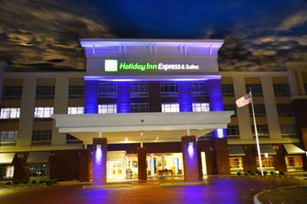 Holiday Inn Express & Suites Toledo Sout