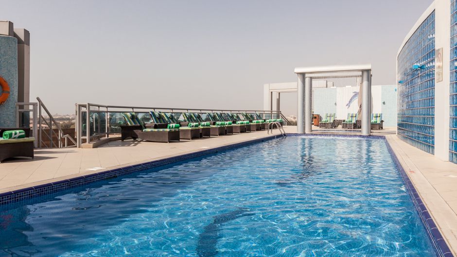 Holiday Inn Dubai-Al Barsha Pool