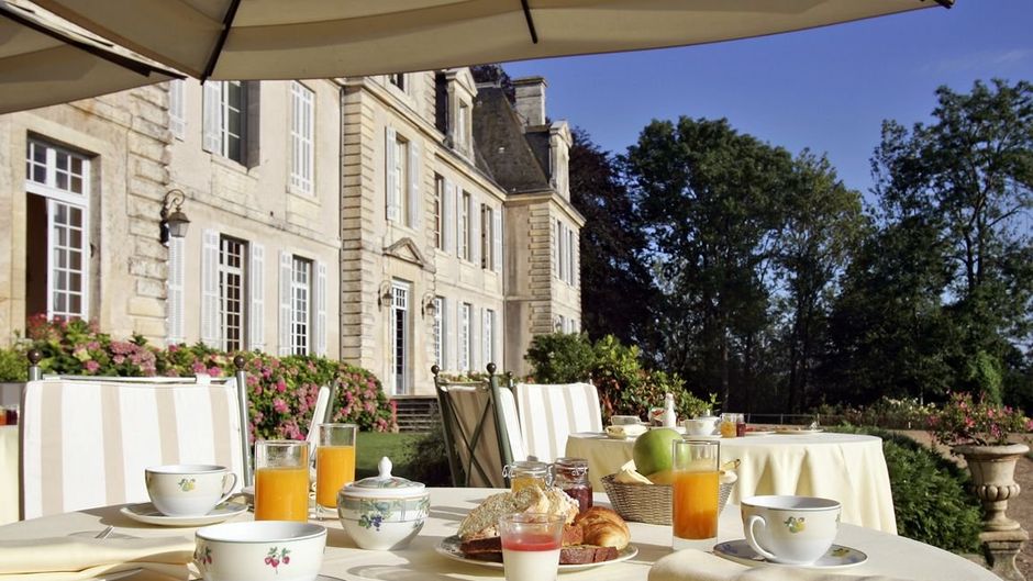 Chateau de Curzay Exterior