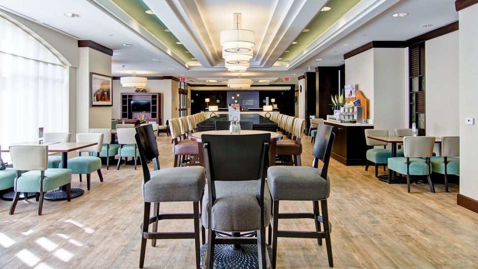 Holiday Inn Express & Stes Waterloo Restaurant