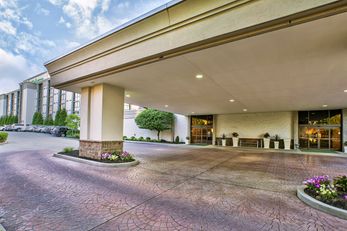 Holiday Inn & Suites Cincinnati-Eastgate