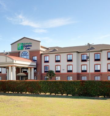 Holiday Inn Express Hotel & Suites