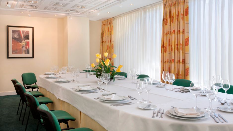 Holiday Inn Lisbon Ballroom