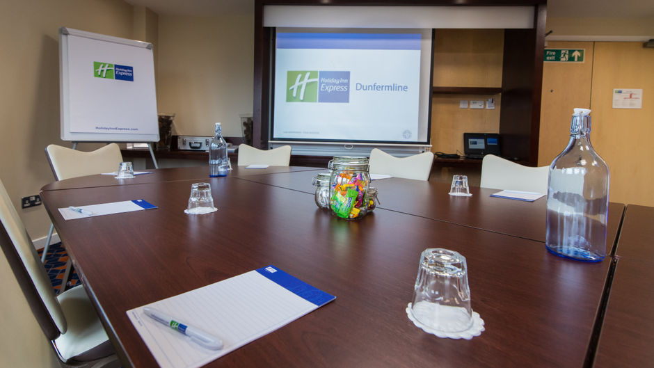 Holiday Inn Express Dunfermline Meeting