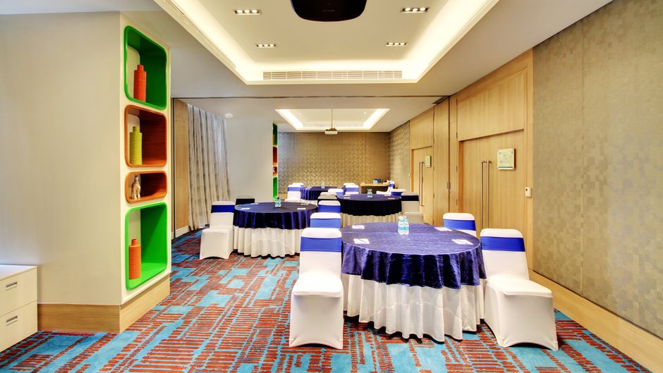 Holiday Inn Express & Suites Racecourse Meeting
