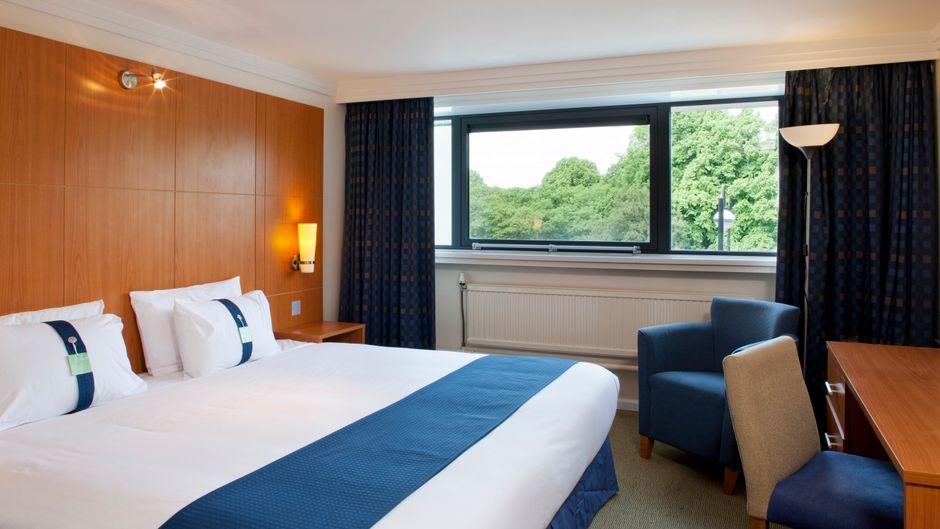 Holiday Inn Cardiff City Centre Room