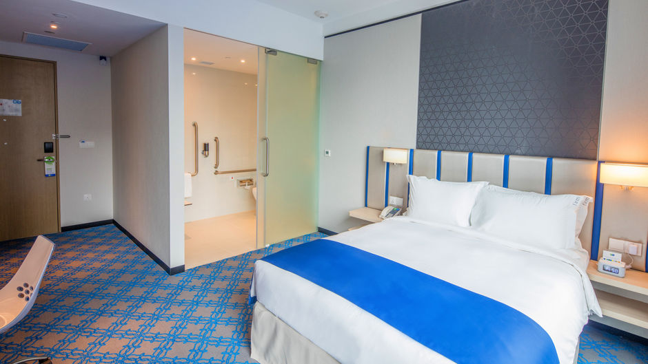 Holiday Inn Express Singapore Katong Room