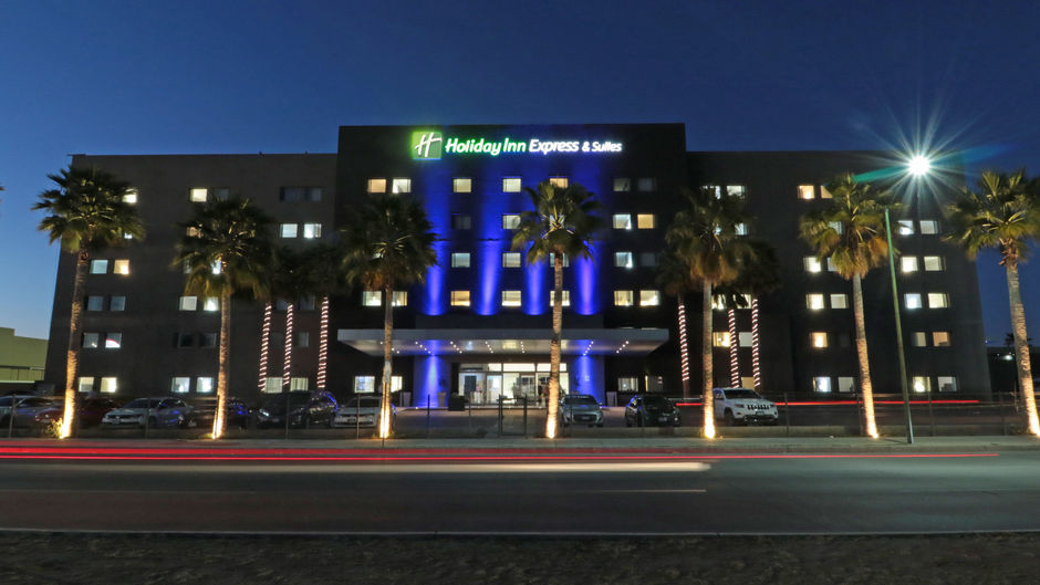 Holiday Inn Express & Suites Hermosillo Exterior