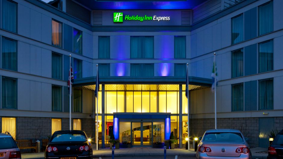 Holiday Inn Express London Stansted Arpt Exterior