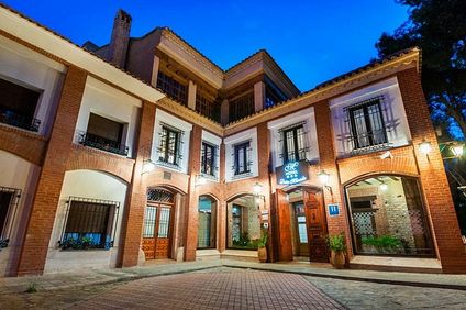 Dona Manuela Hotel