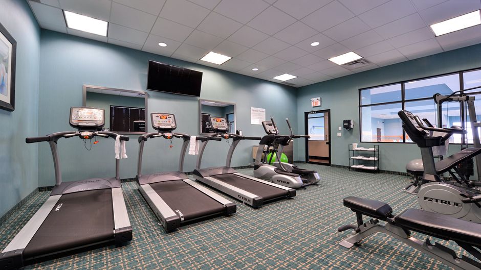 Holiday Inn and Suites Edmonton Airport Health Club