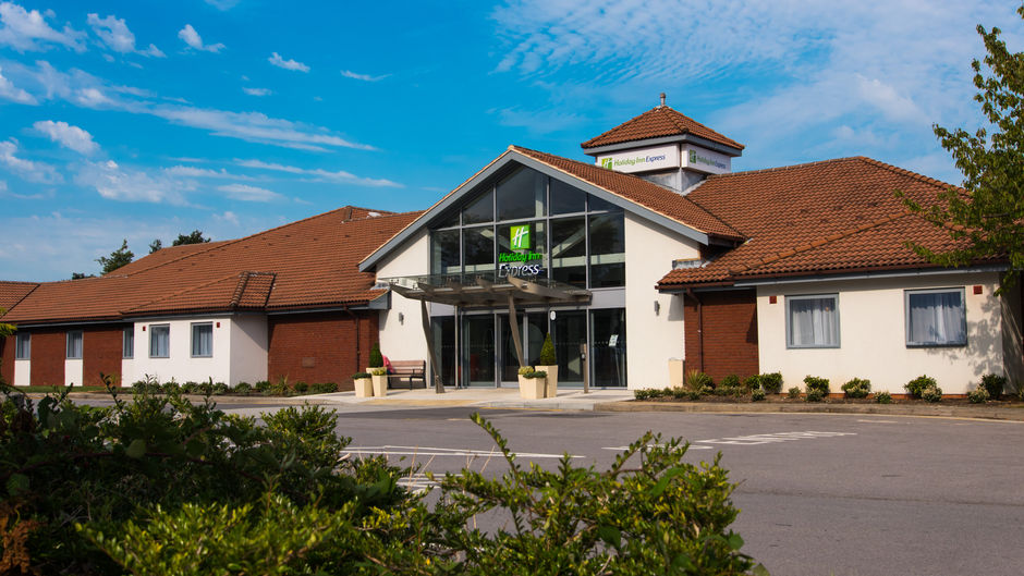 Holiday Inn Express Portsmouth - North Exterior