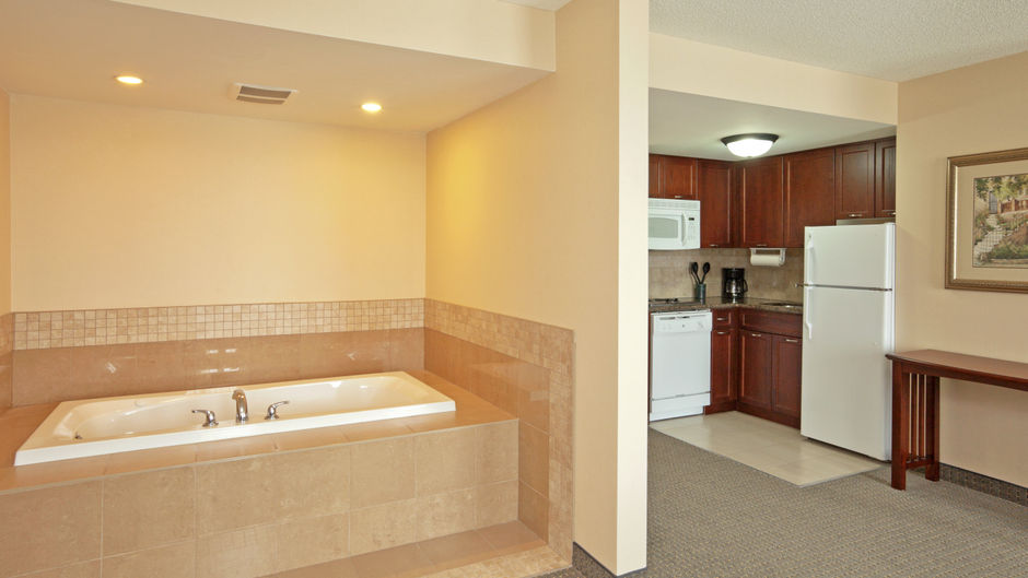 Staybridge Suites Guelph Waterloo Suite