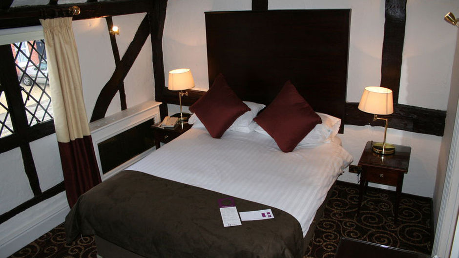 The Legacy Rose and Crown Hotel Room