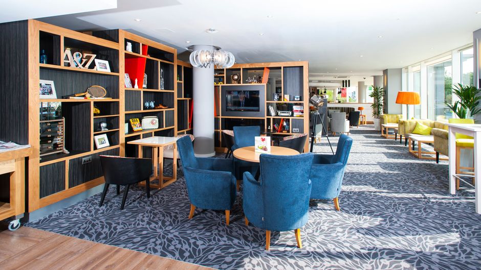 Holiday Inn London-West Lobby