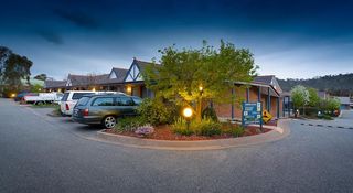 Blazing Stump Motel & Suites