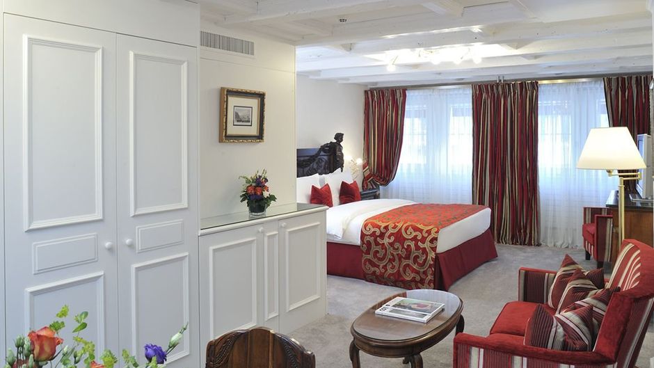 Hotel de la Cigogne Room