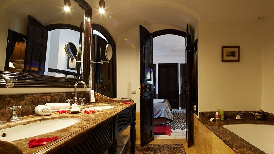 Palais L'Heure Bleue Room