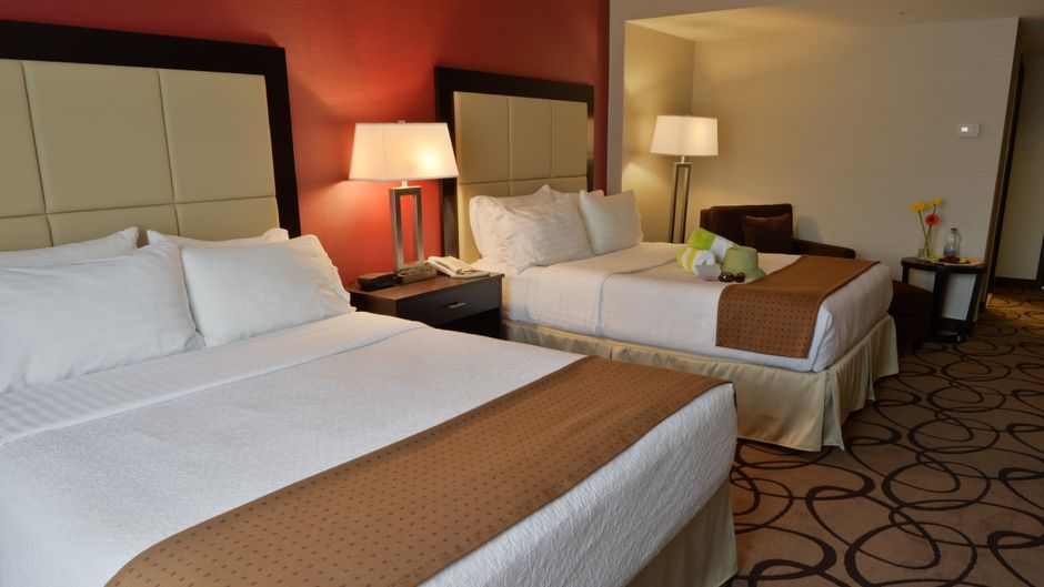 Holiday Inn Centrevillle Downtown Room