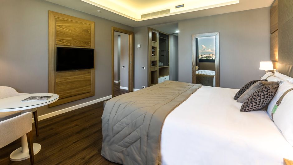Holiday Inn Naples Suite