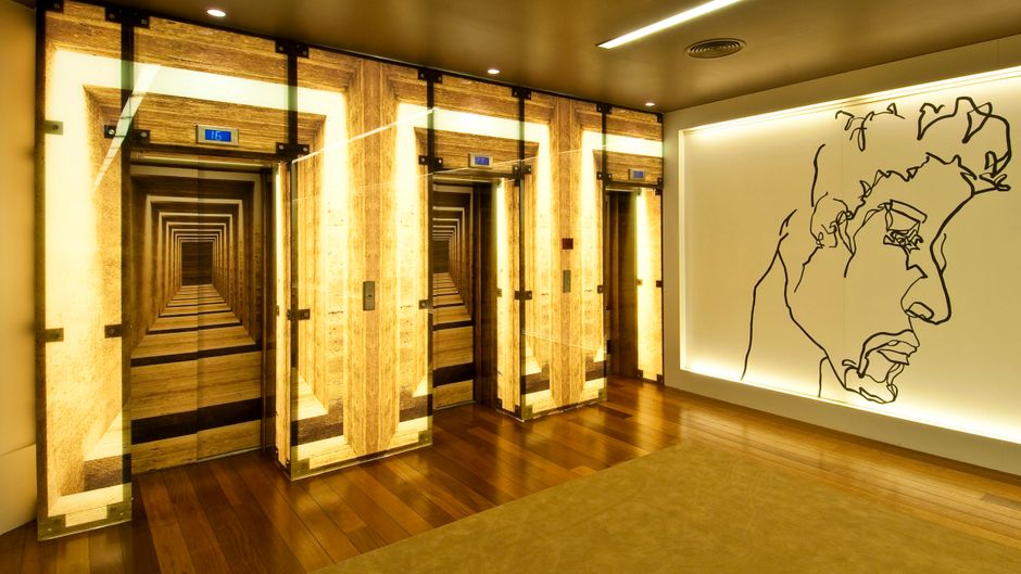 Holiday Inn Porto Gaia Lobby