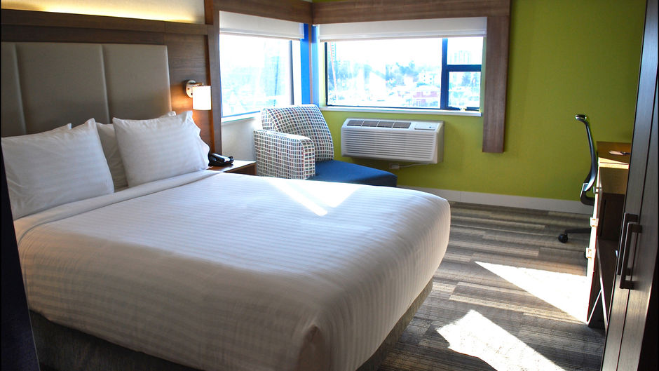 Holiday Inn Express Vancouver Arpt Room