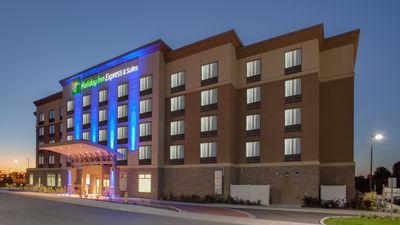 Holiday Inn Express & Suites Orleans SW