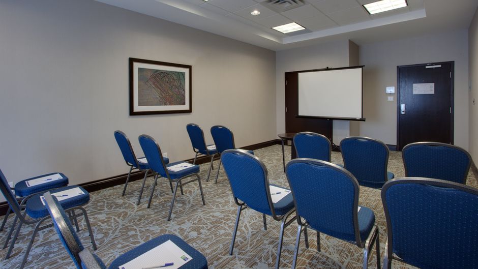 Holiday Inn Express & Suites Orleans SW Meeting
