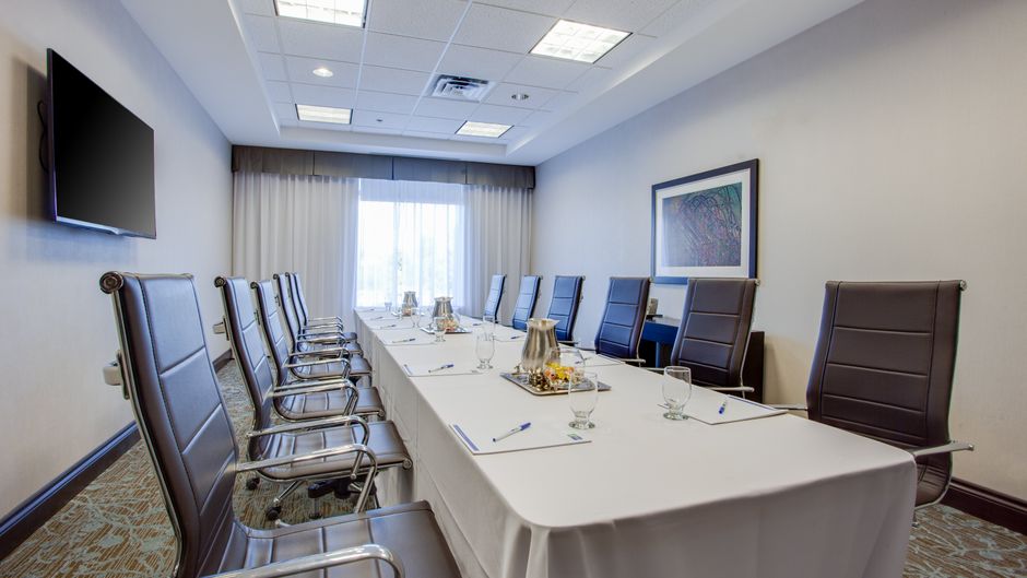 Holiday Inn Express & Suites Orleans SW Meeting