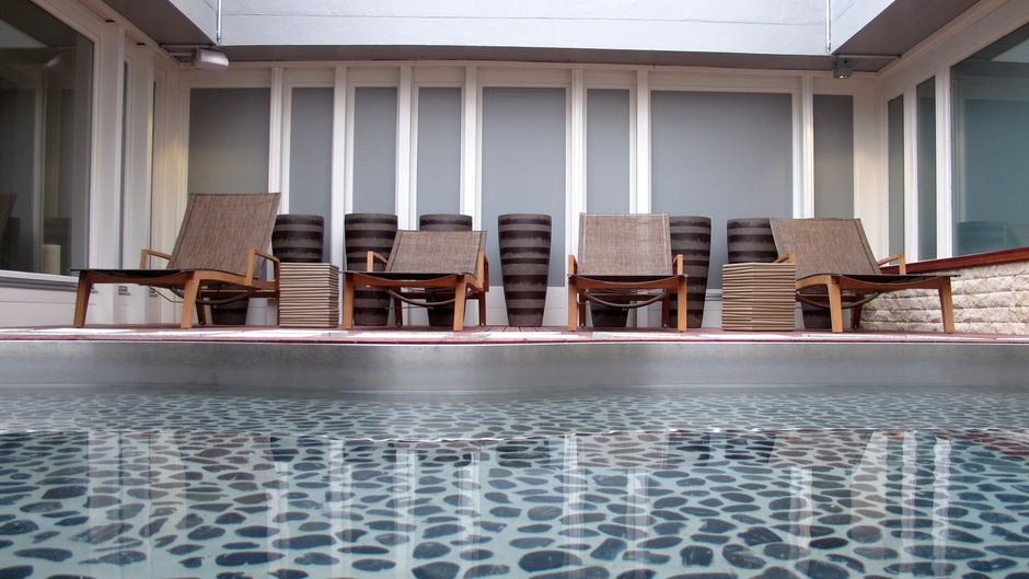 Crowne Plaza Zurich Pool