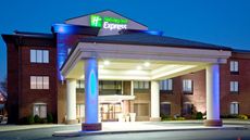 Holiday Inn Express & Suites Shelbyville